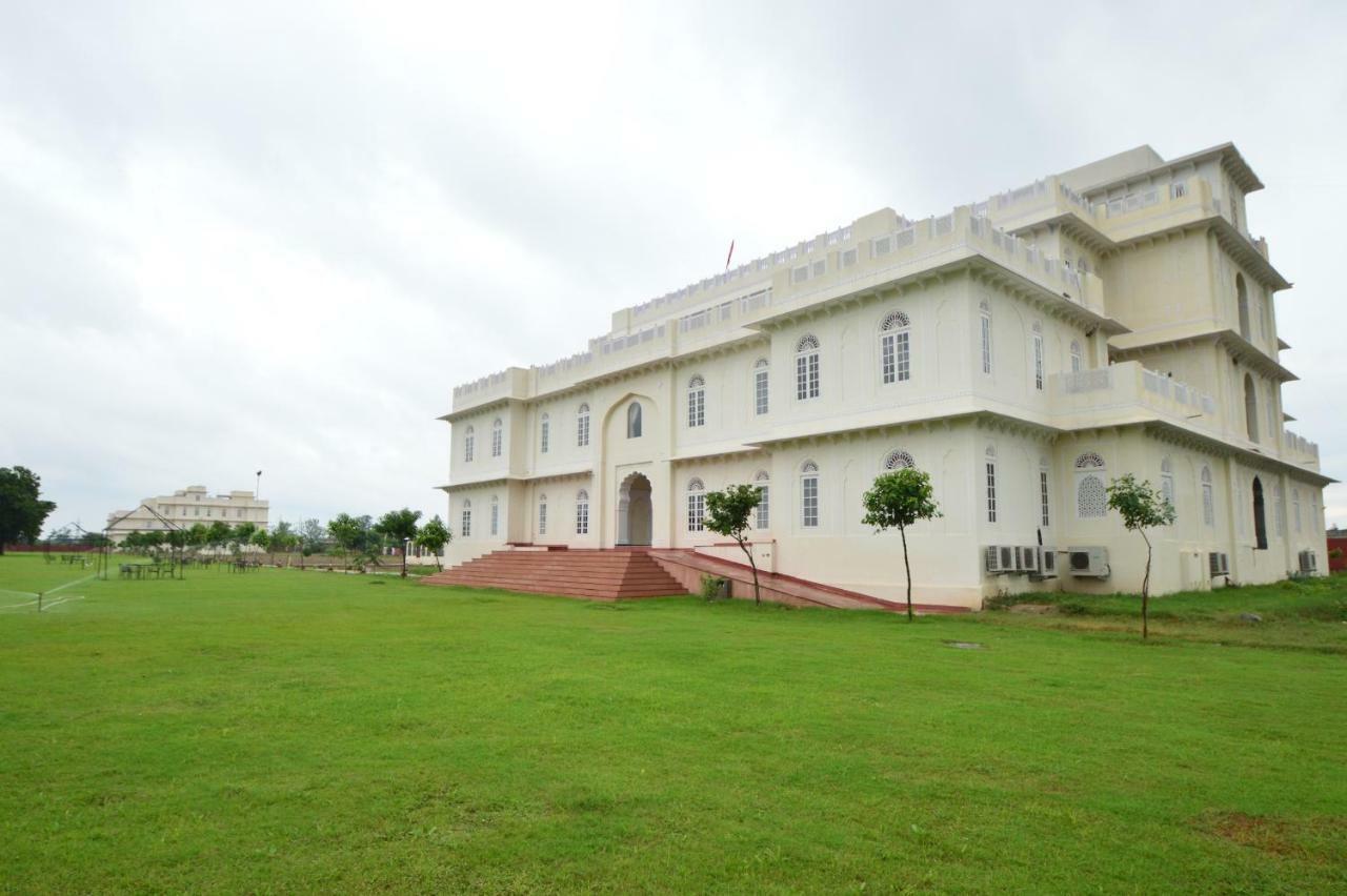 Aaram Baagh Resort & Spa Agra- By Pachar Group Agra  Kültér fotó